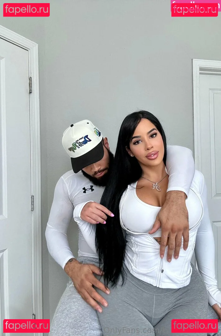 Italia Arianna Onlyfans Photo Gallery 