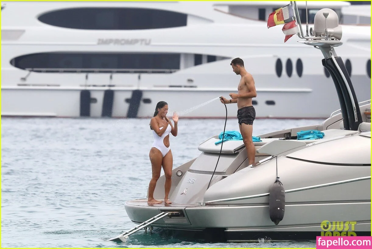 Nicole Scherzinger Onlyfans Photo Gallery 