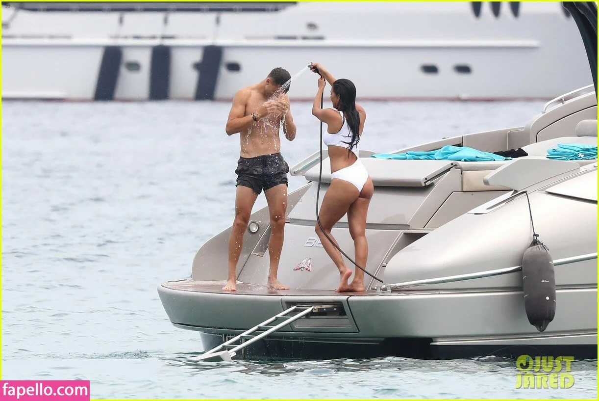 Nicole Scherzinger Onlyfans Photo Gallery 