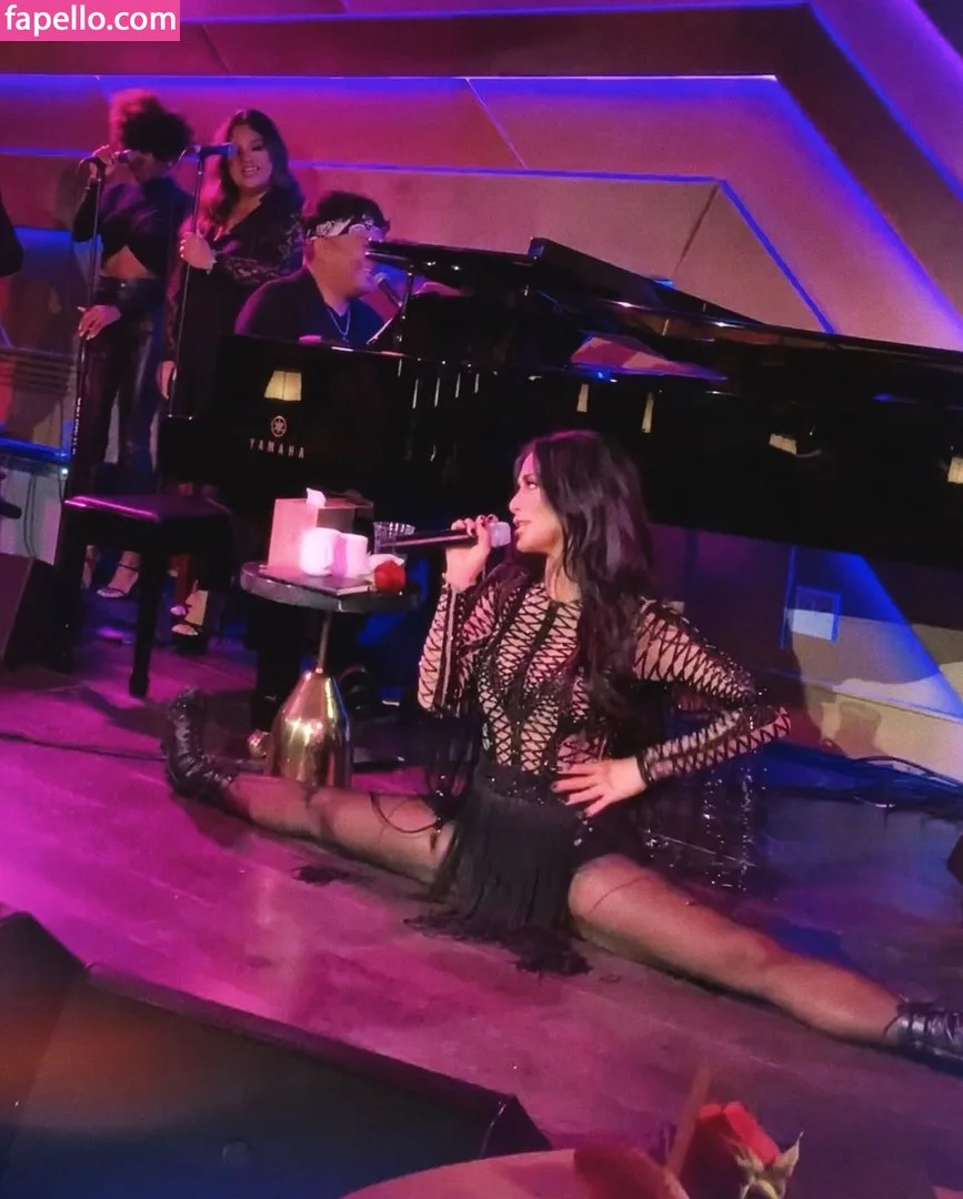 Nicole Scherzinger Onlyfans Photo Gallery 