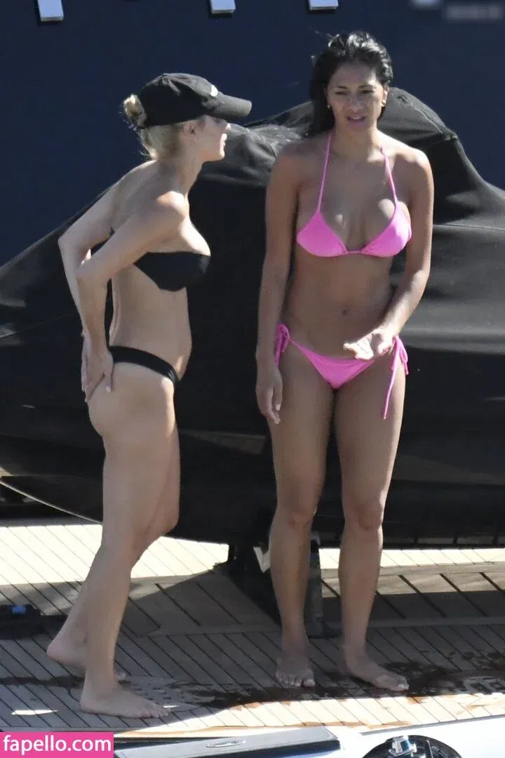 Nicole Scherzinger Onlyfans Photo Gallery 