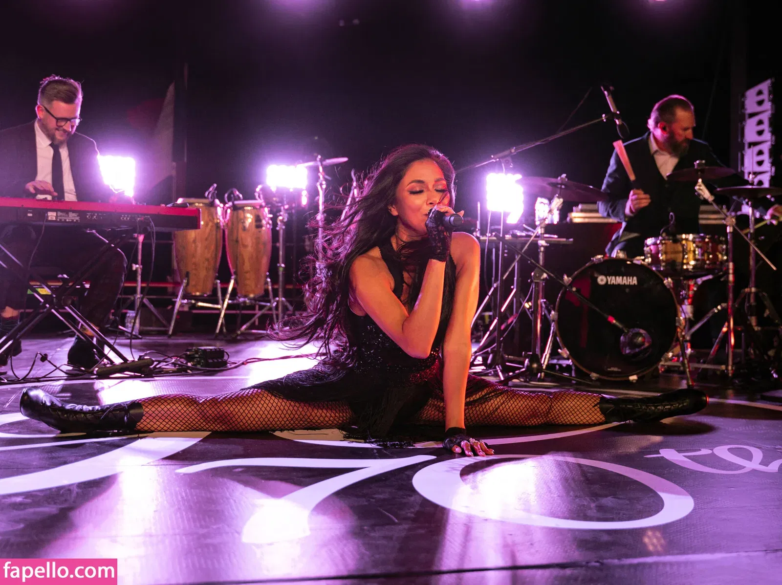 Nicole Scherzinger Onlyfans Photo Gallery 