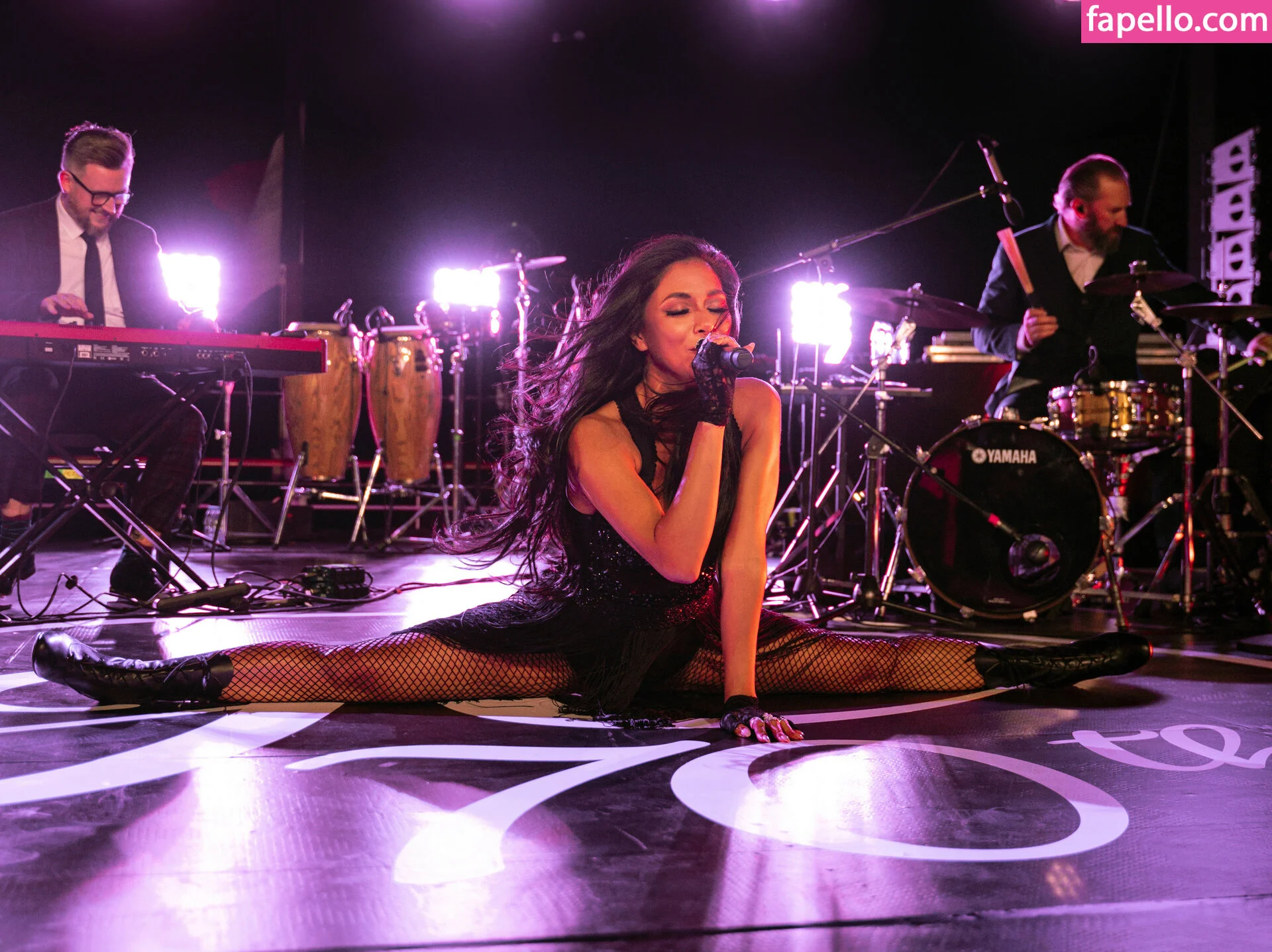 Nicole Scherzinger Onlyfans Photo Gallery 