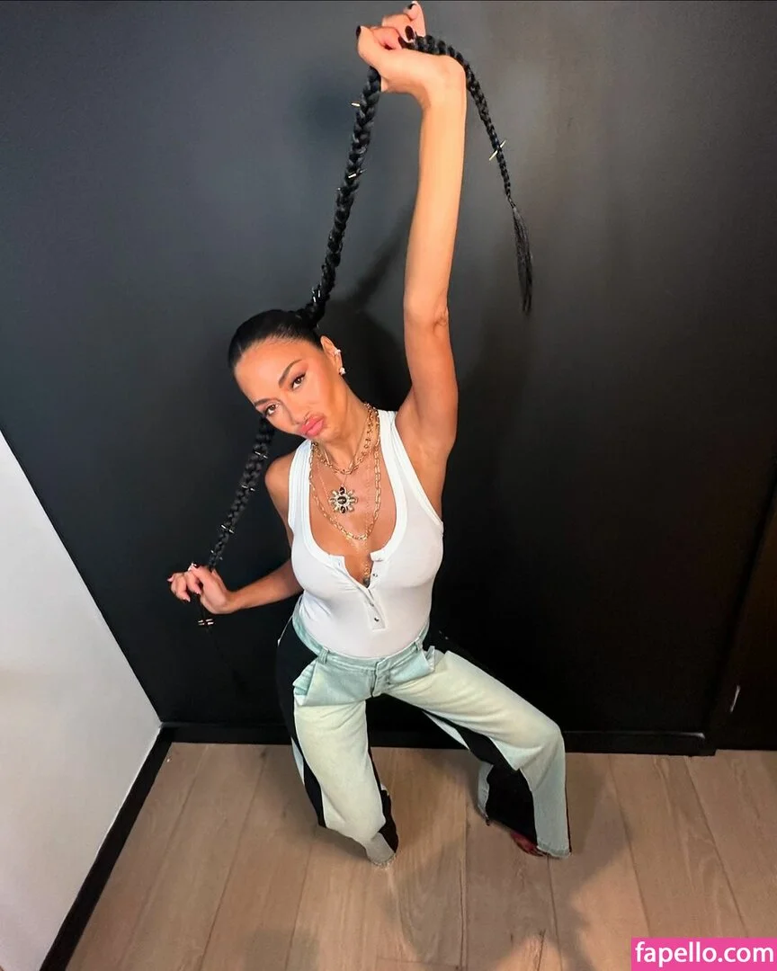 Nicole Scherzinger Onlyfans Photo Gallery 
