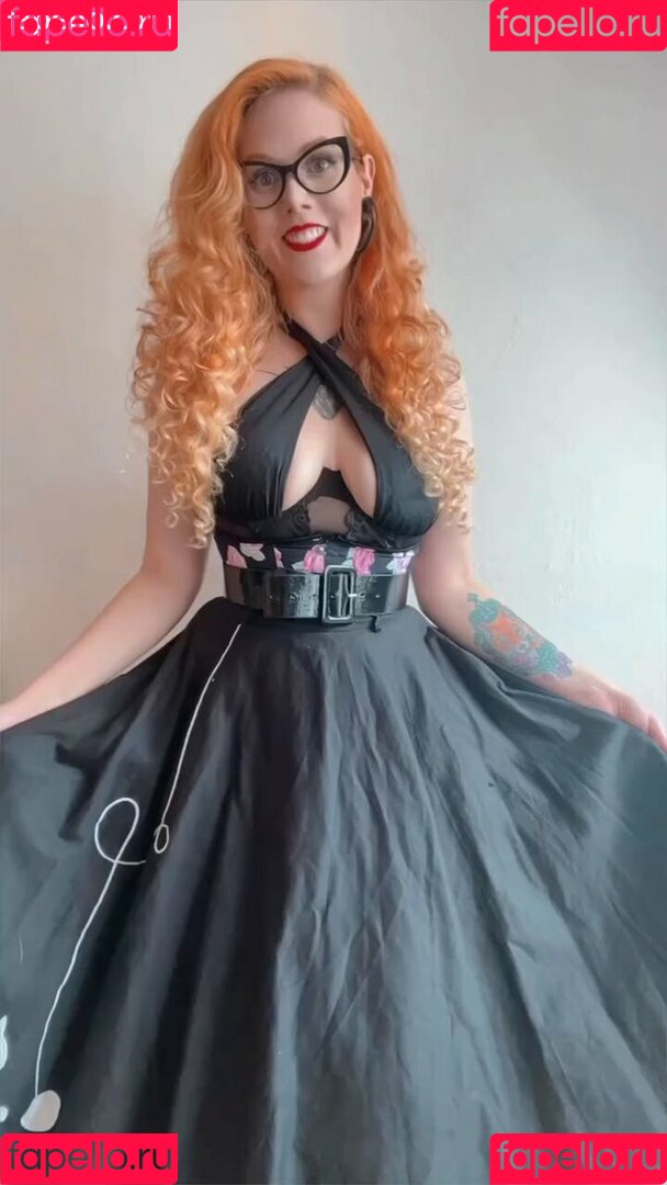 Niki Foxmutt Onlyfans Photo Gallery 