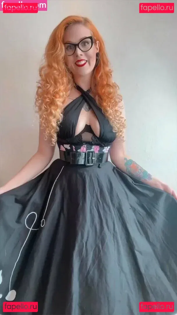 Niki Foxmutt Onlyfans Photo Gallery 