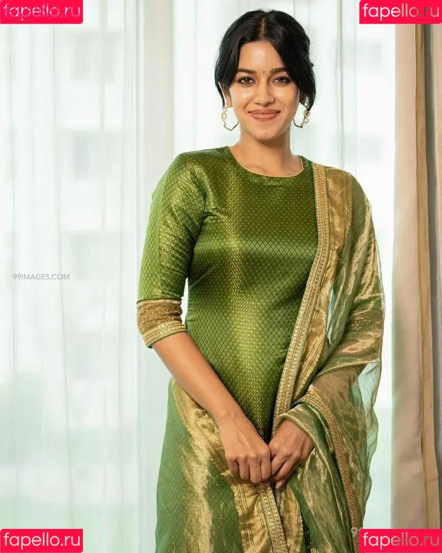 Mirnalini Ravi Onlyfans Photo Gallery 