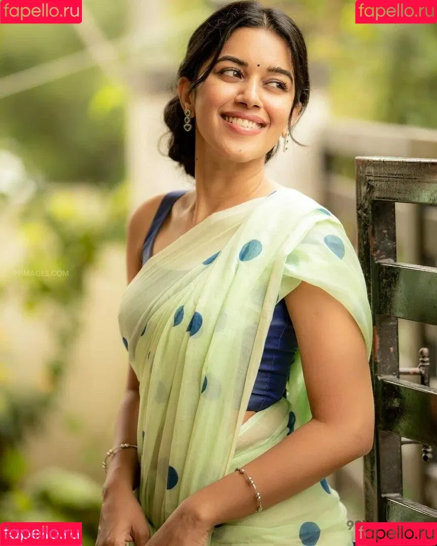 Mirnalini Ravi Onlyfans Photo Gallery 