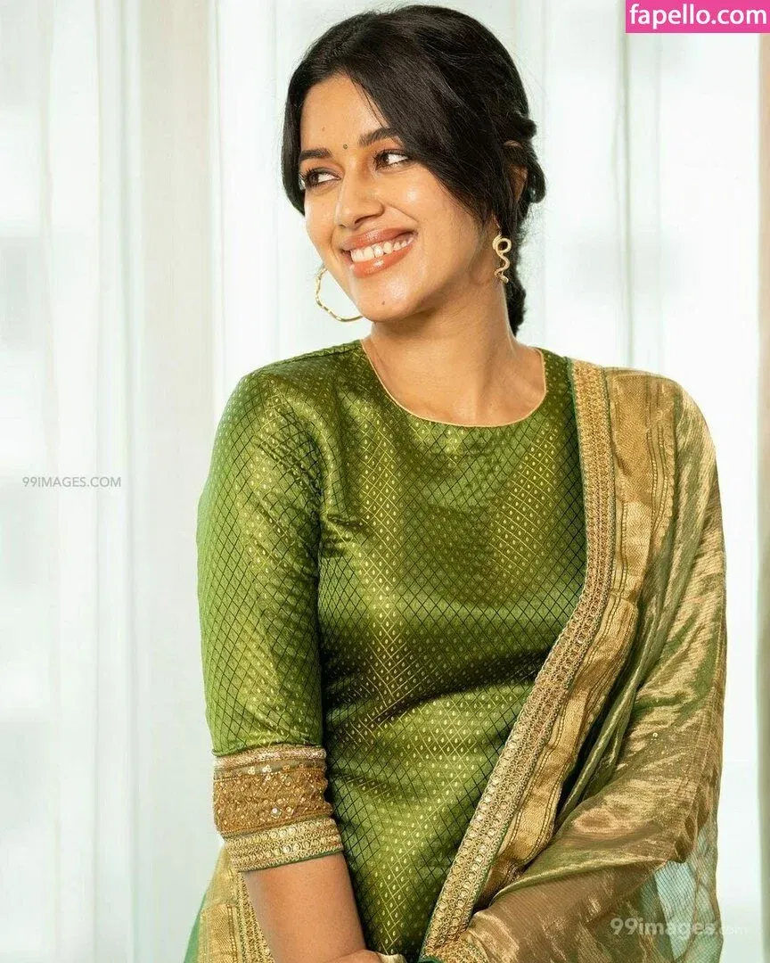 Mirnalini Ravi Onlyfans Photo Gallery 