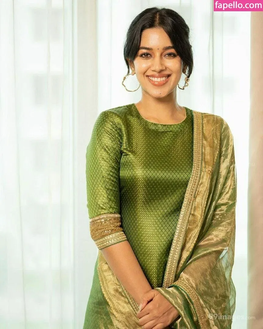 Mirnalini Ravi Onlyfans Photo Gallery 