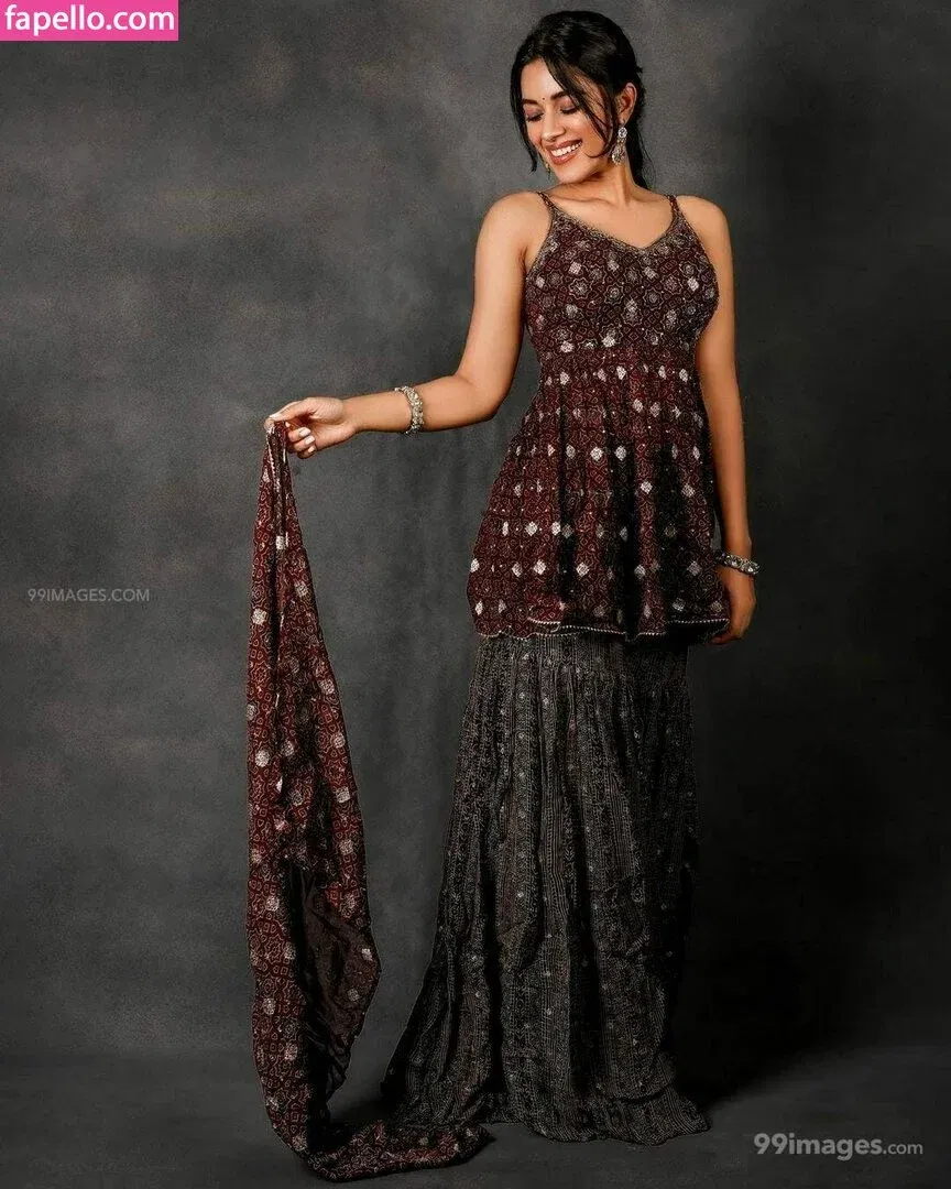 Mirnalini Ravi Onlyfans Photo Gallery 