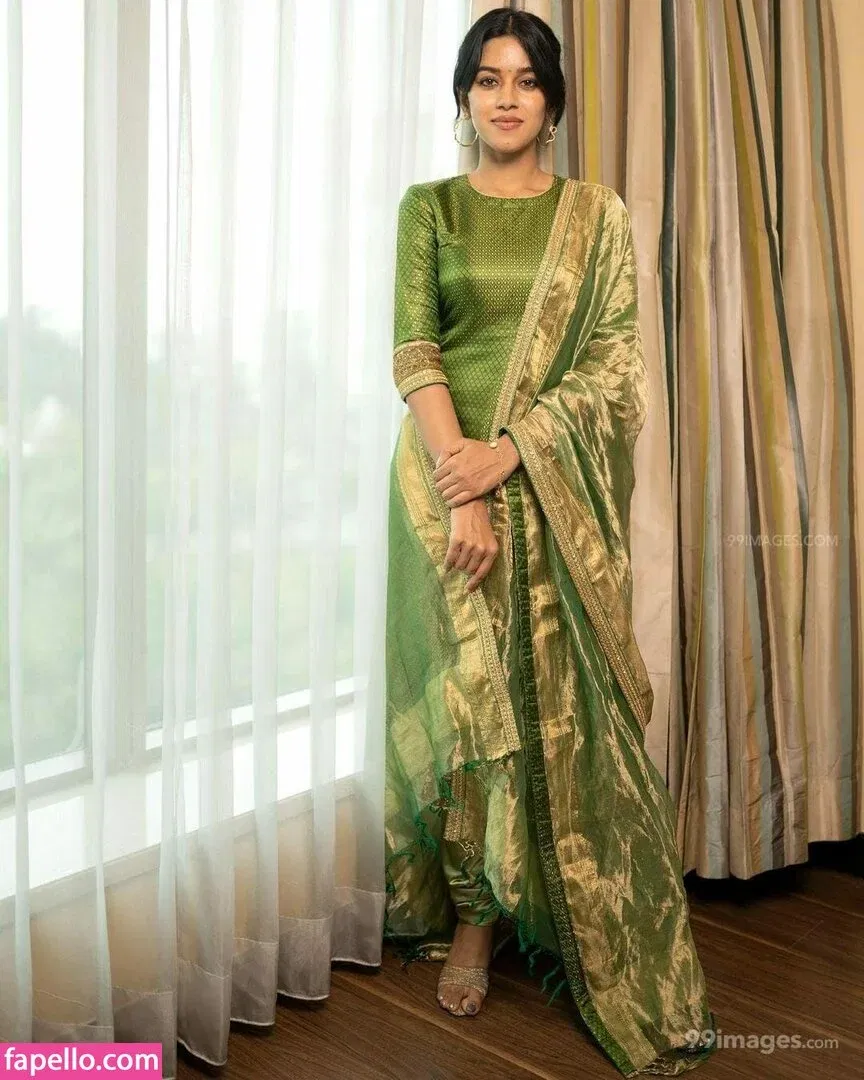 Mirnalini Ravi Onlyfans Photo Gallery 