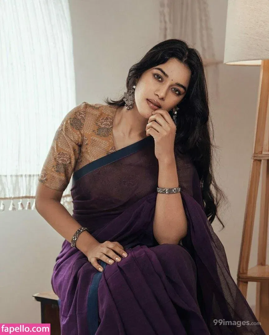 Mirnalini Ravi Onlyfans Photo Gallery 