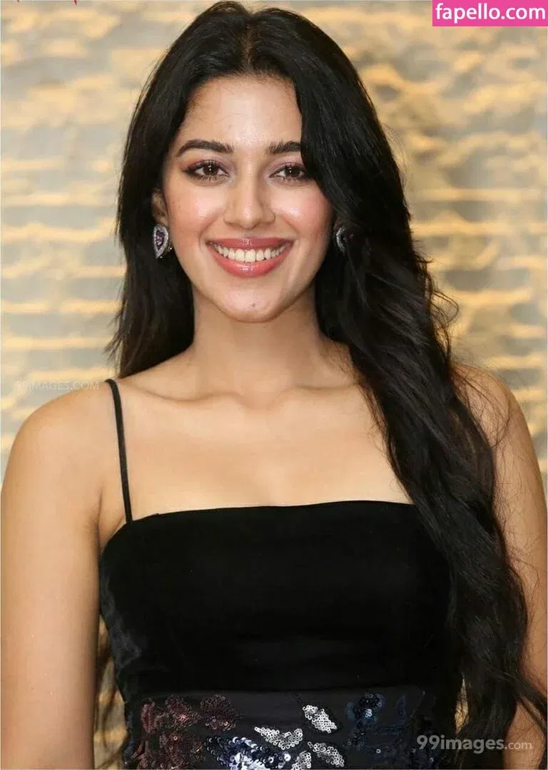 Mirnalini Ravi Onlyfans Photo Gallery 