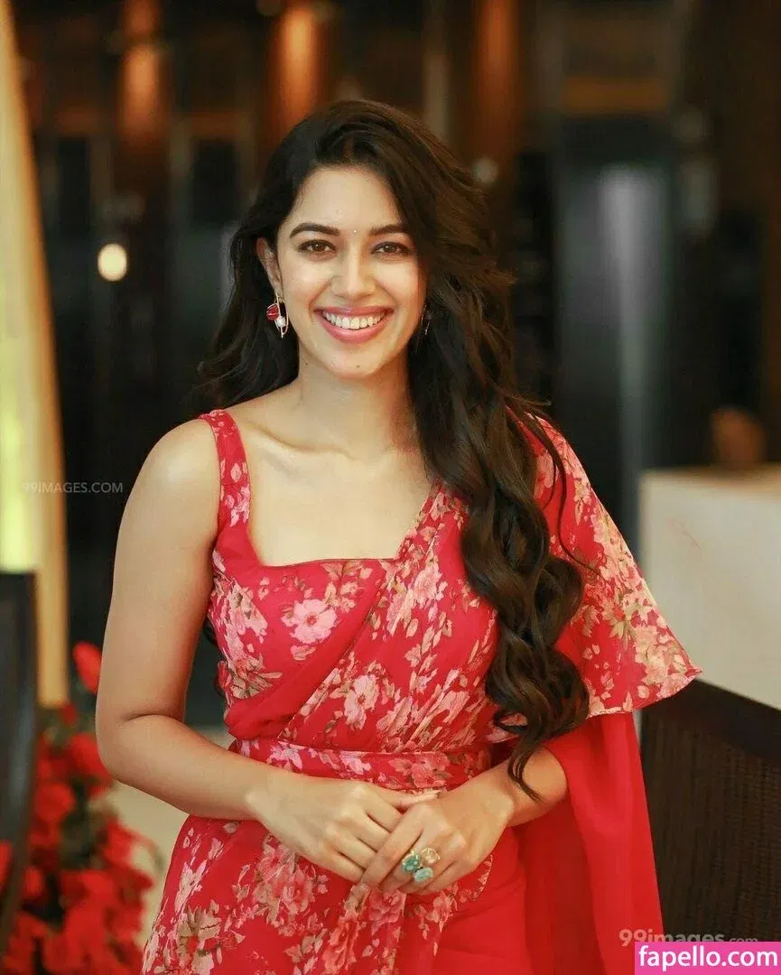 Mirnalini Ravi Onlyfans Photo Gallery 