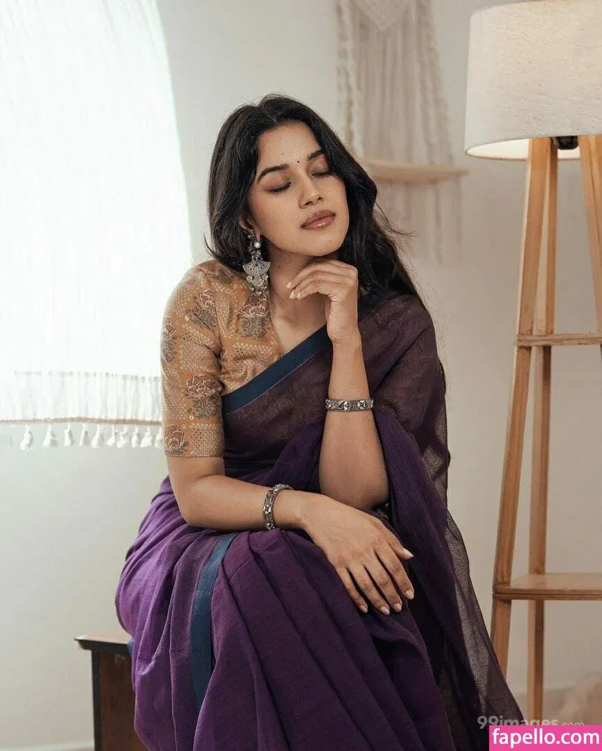 Mirnalini Ravi Onlyfans Photo Gallery 