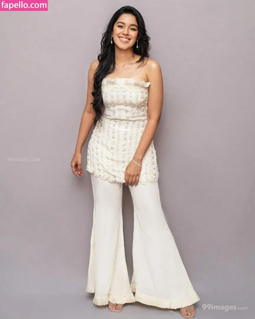 Mirnalini Ravi Onlyfans Photo Gallery 