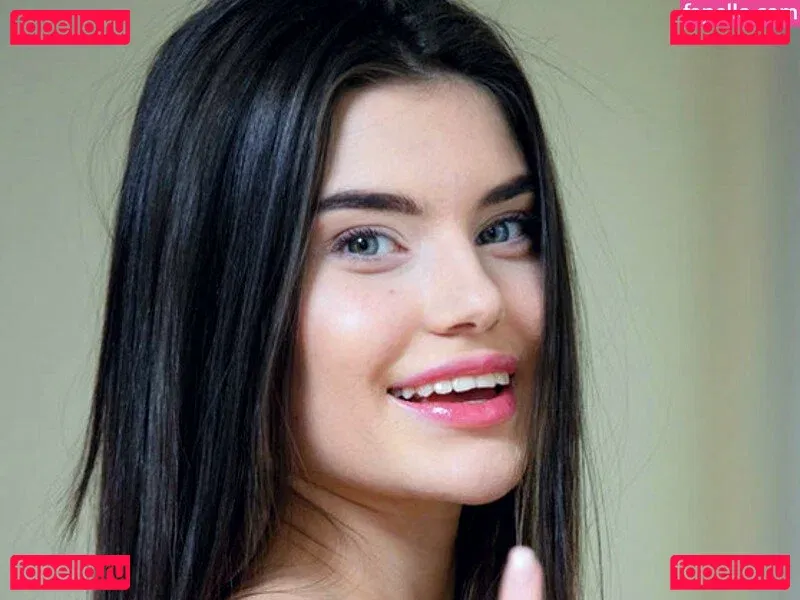 Stefany Kyler Onlyfans Photo Gallery 