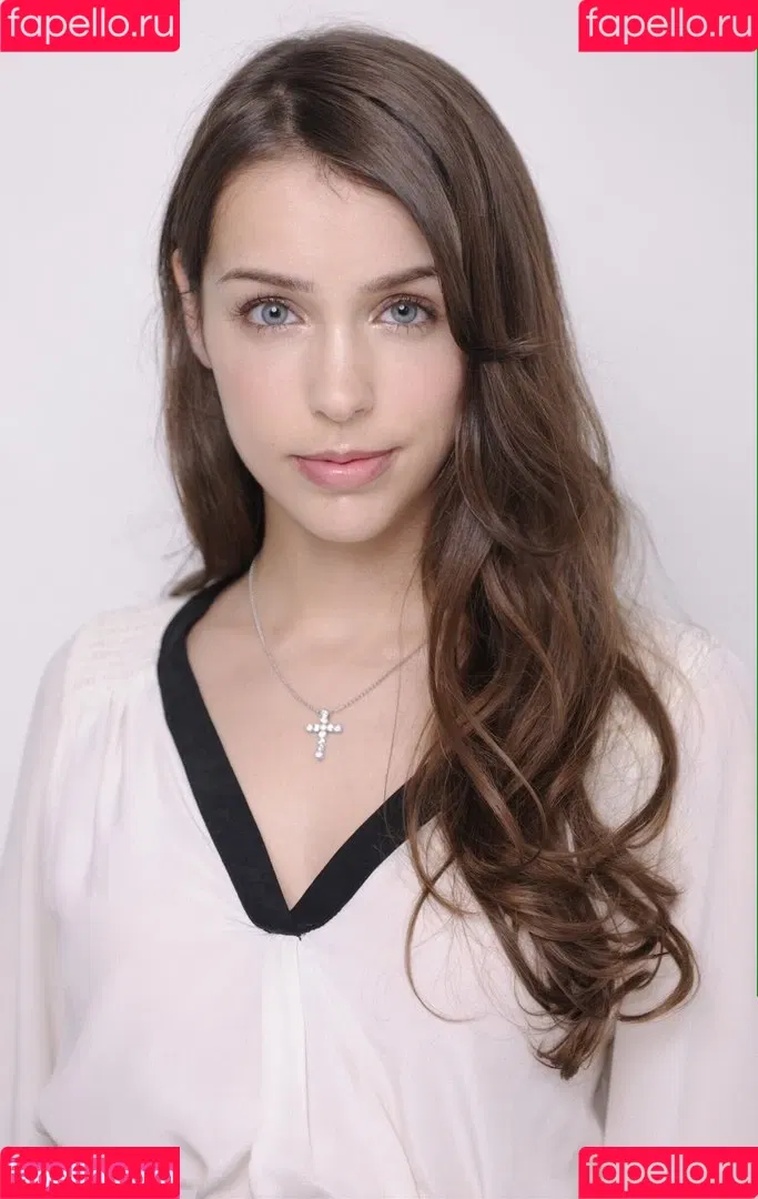 Stefanie Joosten Onlyfans Photo Gallery 