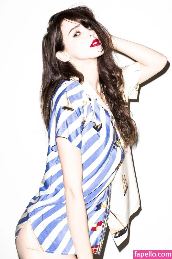 Stefanie Joosten Onlyfans Photo Gallery 