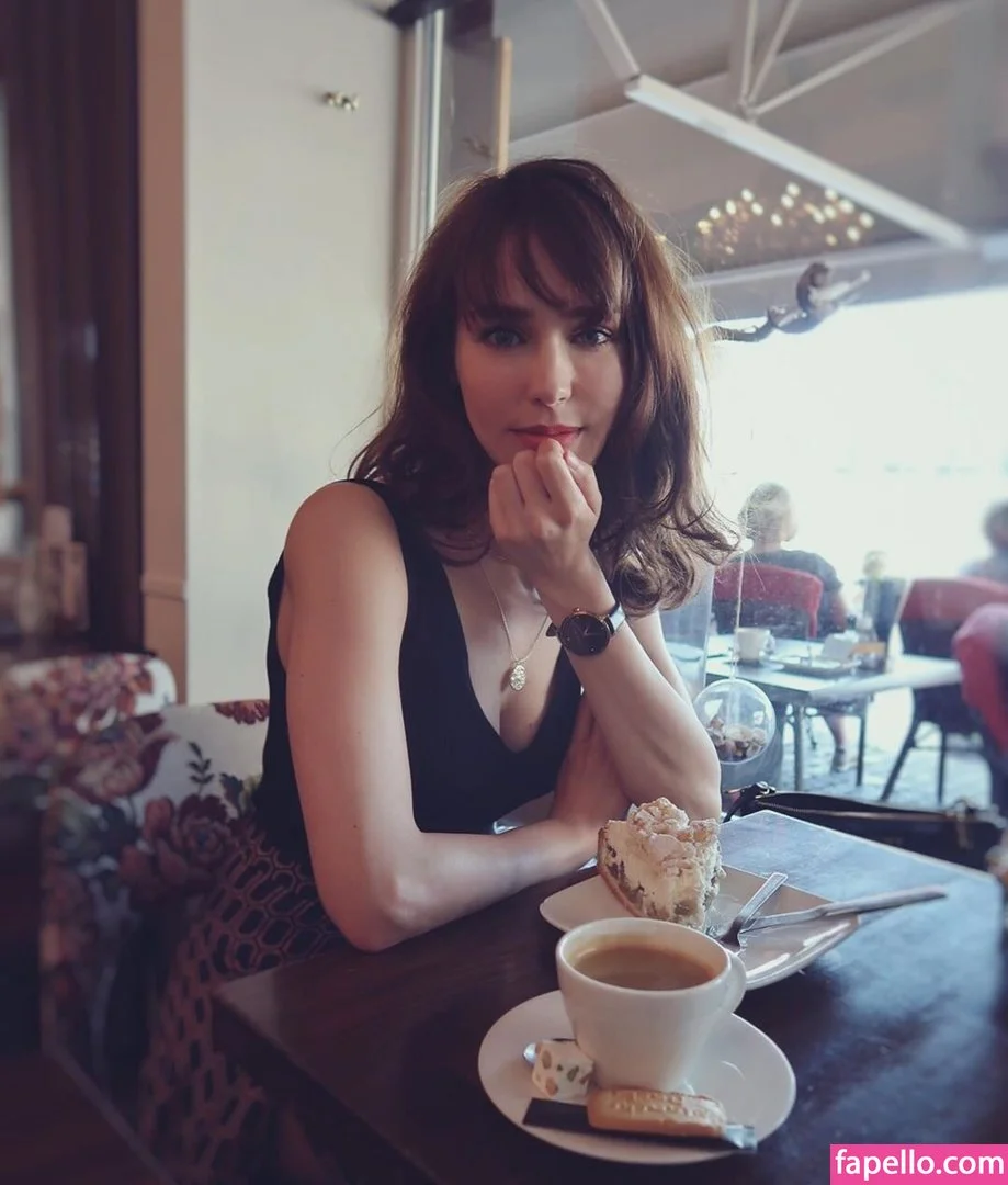 Stefanie Joosten Onlyfans Photo Gallery 