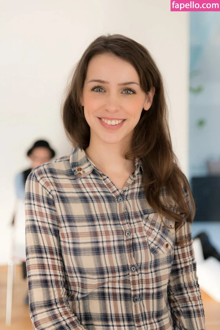Stefanie Joosten Onlyfans Photo Gallery 