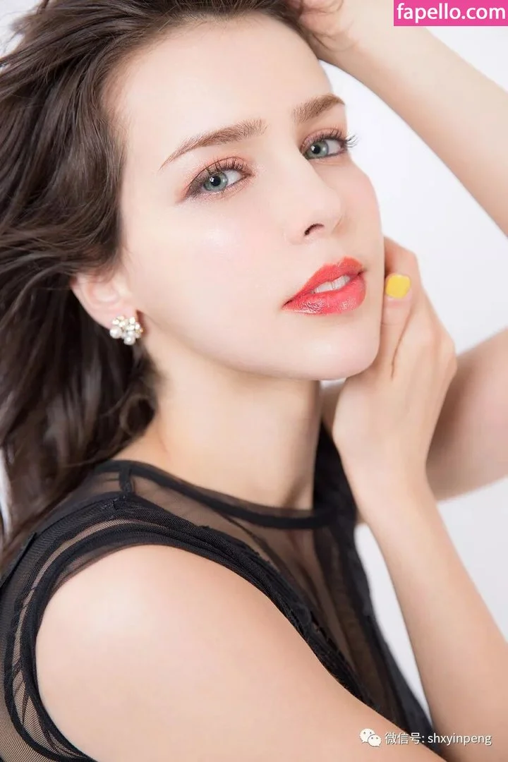 Stefanie Joosten Onlyfans Photo Gallery 