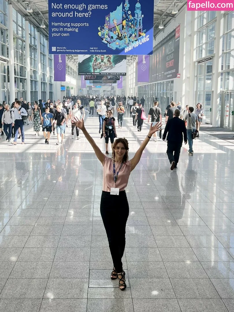 Stefanie Joosten Onlyfans Photo Gallery 