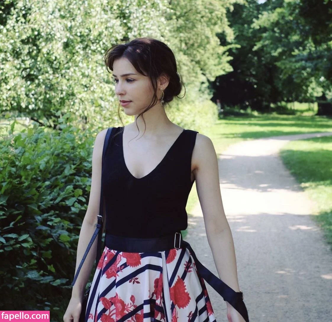 Stefanie Joosten Onlyfans Photo Gallery 