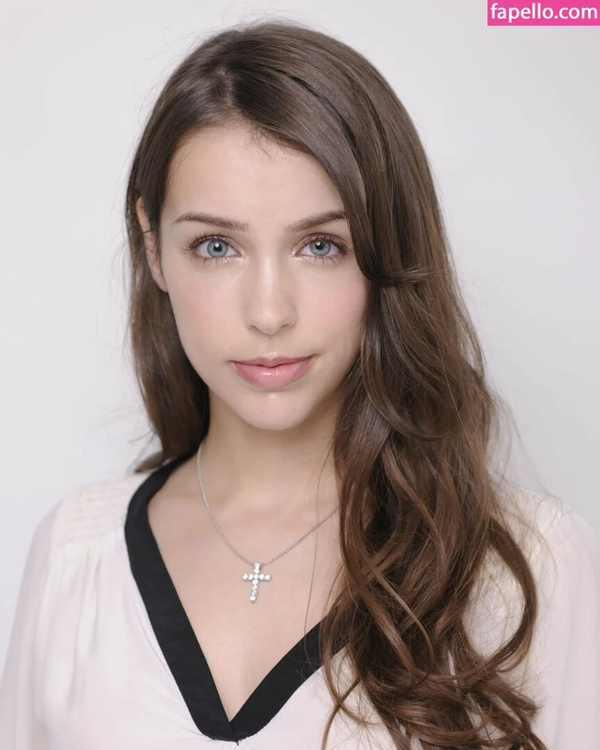 Stefanie Joosten Onlyfans Photo Gallery 