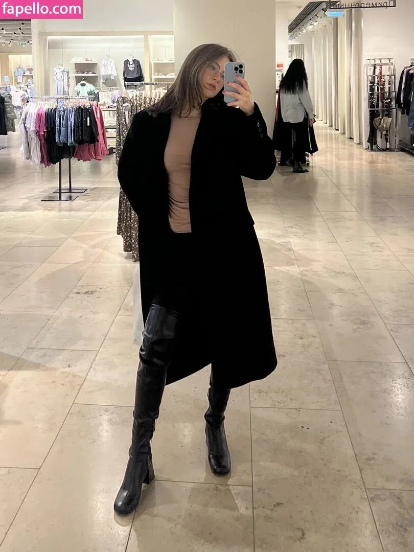 Toma Efremova Onlyfans Photo Gallery 