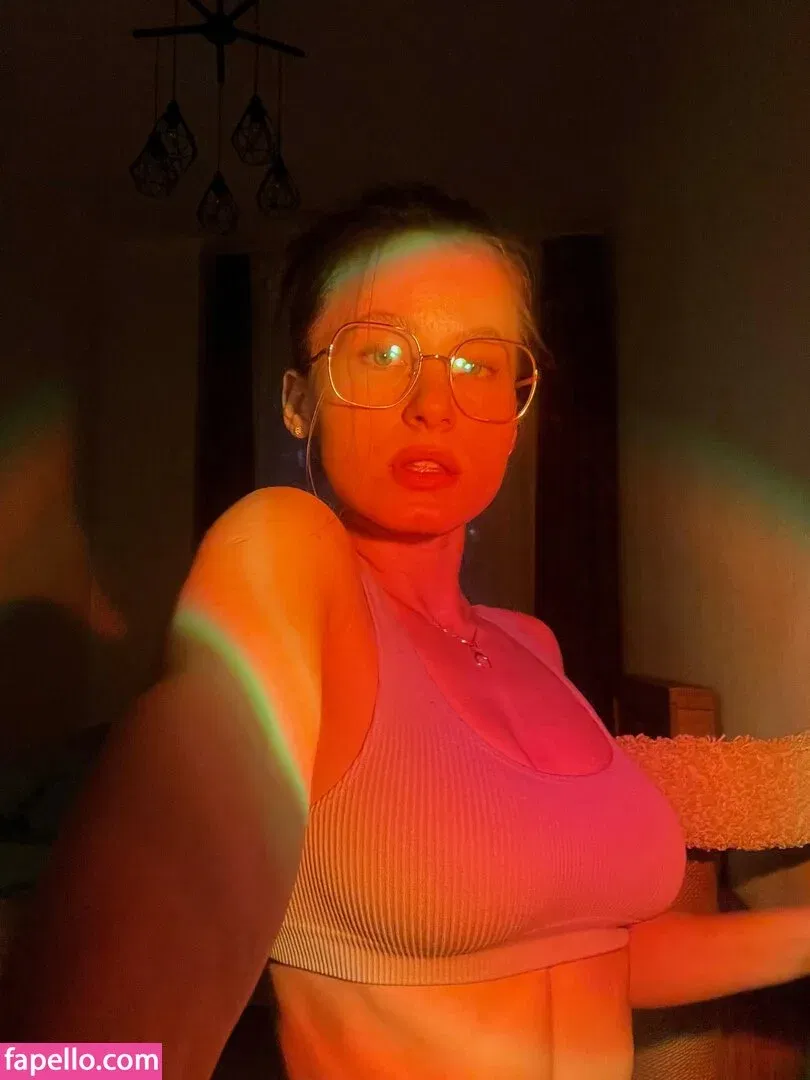 Toma Efremova Onlyfans Photo Gallery 