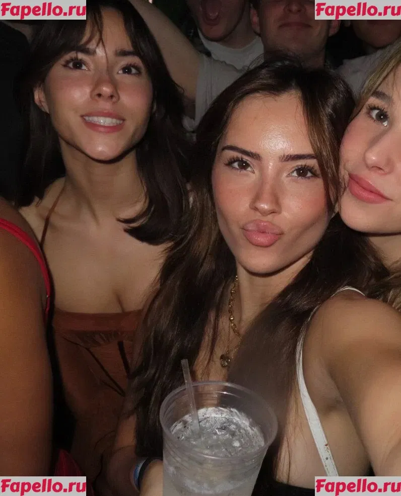 Julia & Katelyn Ernst Onlyfans Photo Gallery 