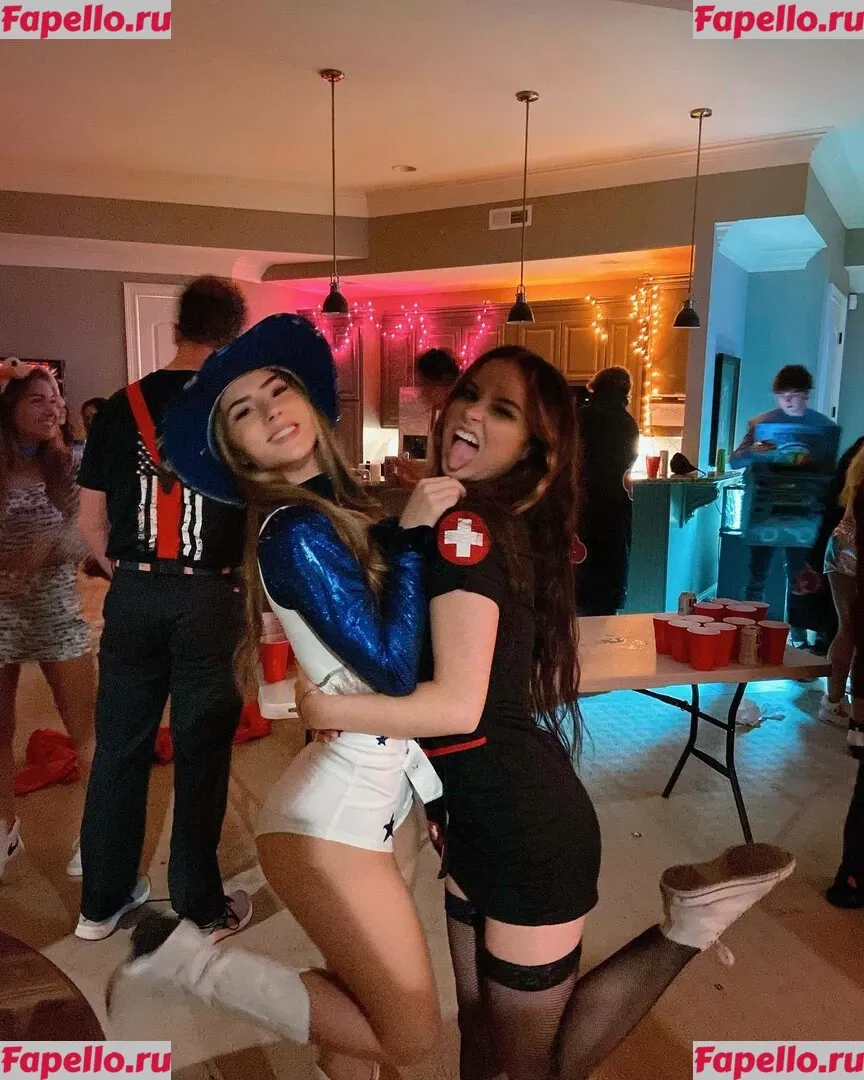 Julia & Katelyn Ernst Onlyfans Photo Gallery 