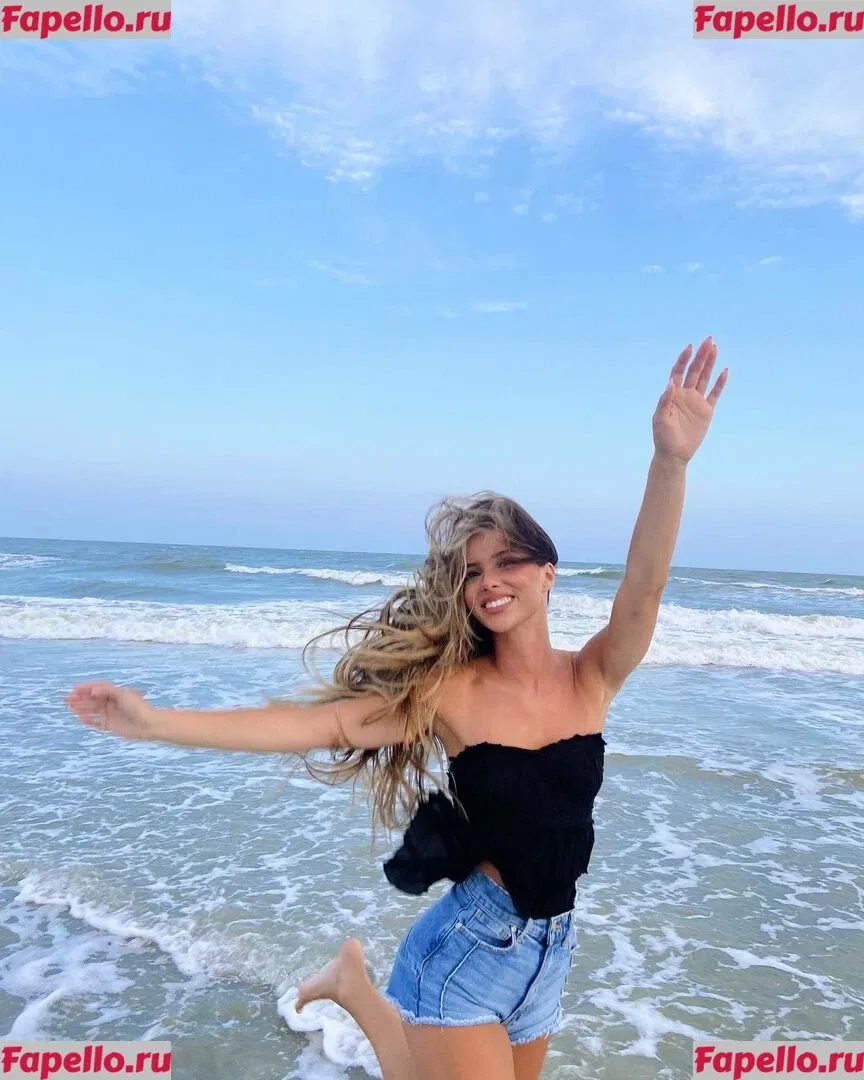 Julia & Katelyn Ernst Onlyfans Photo Gallery 