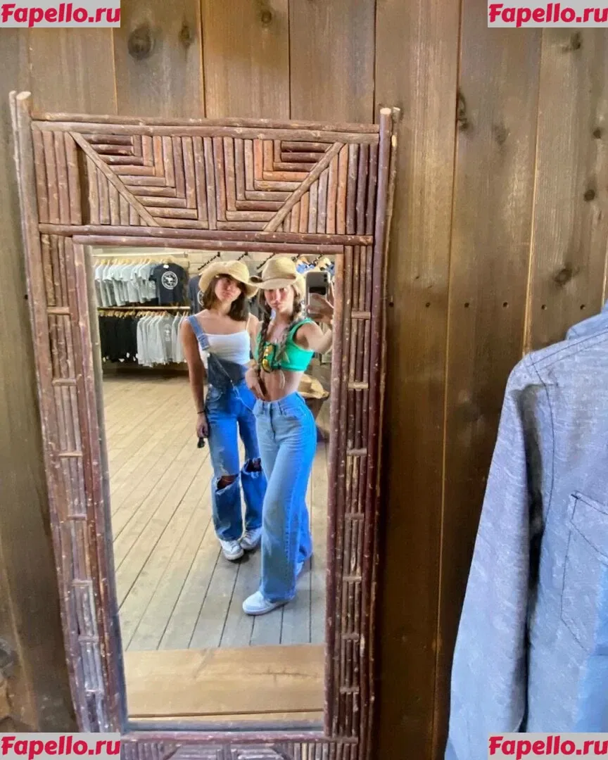 Julia & Katelyn Ernst Onlyfans Photo Gallery 