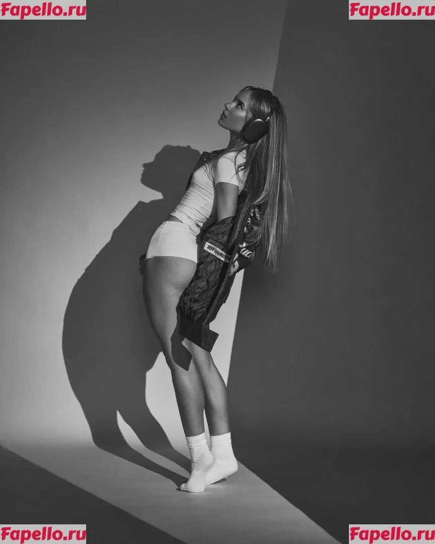 Julia & Katelyn Ernst Onlyfans Photo Gallery 