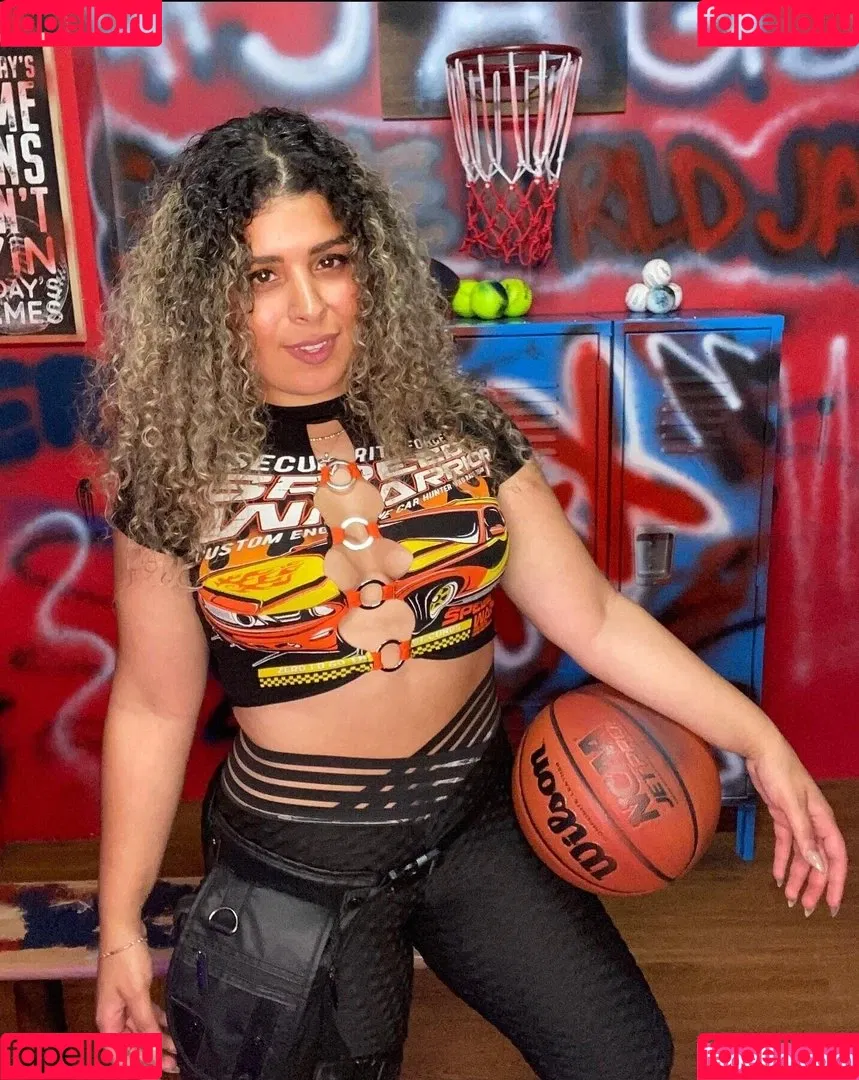 JustYeliz Onlyfans Photo Gallery 