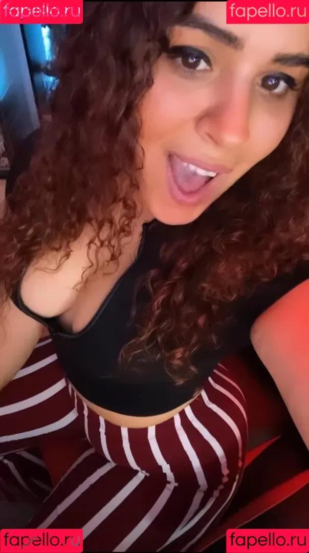 JustYeliz Onlyfans Photo Gallery 