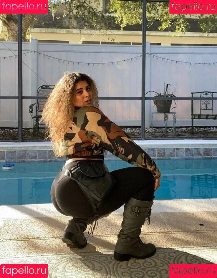 JustYeliz Onlyfans Photo Gallery 