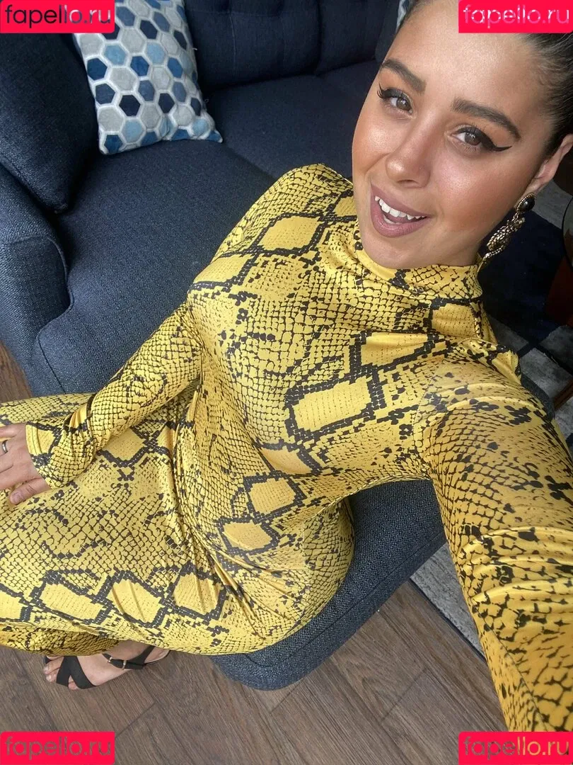 JustYeliz Onlyfans Photo Gallery 