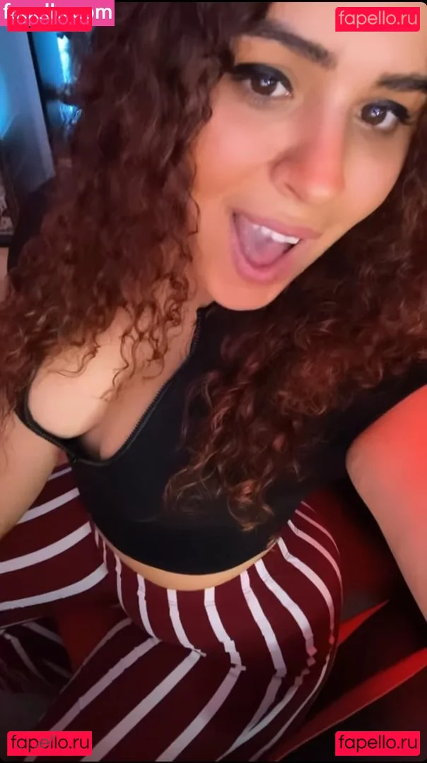 JustYeliz Onlyfans Photo Gallery 