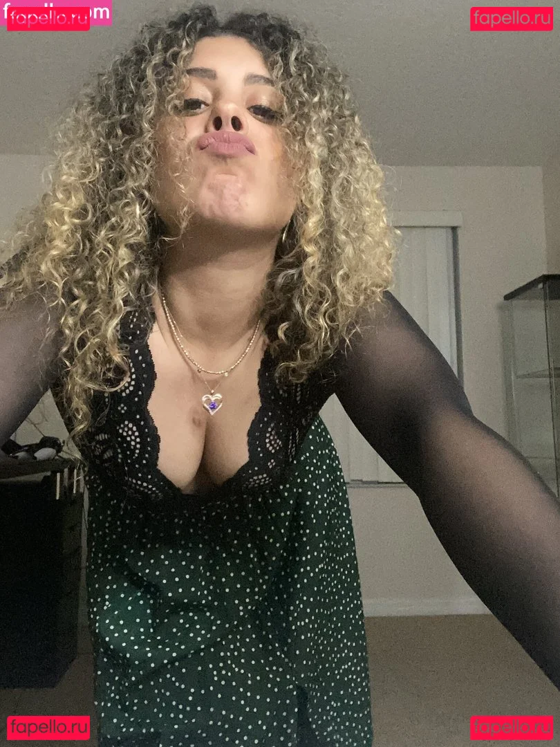 JustYeliz Onlyfans Photo Gallery 