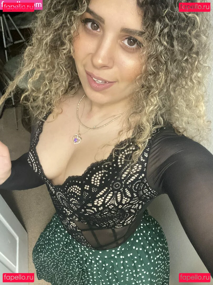 JustYeliz Onlyfans Photo Gallery 