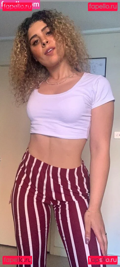 JustYeliz Onlyfans Photo Gallery 