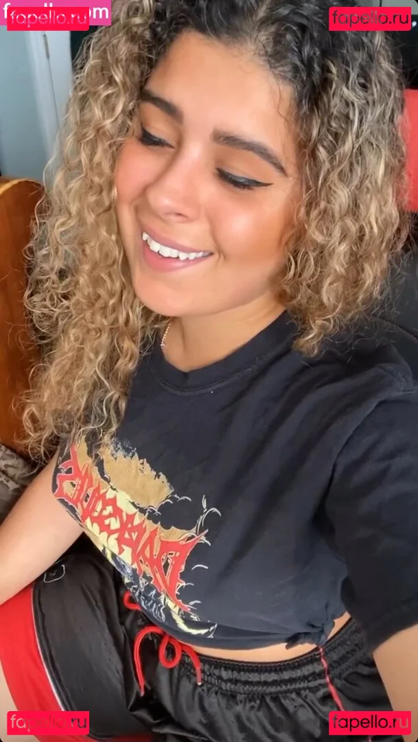 JustYeliz Onlyfans Photo Gallery 