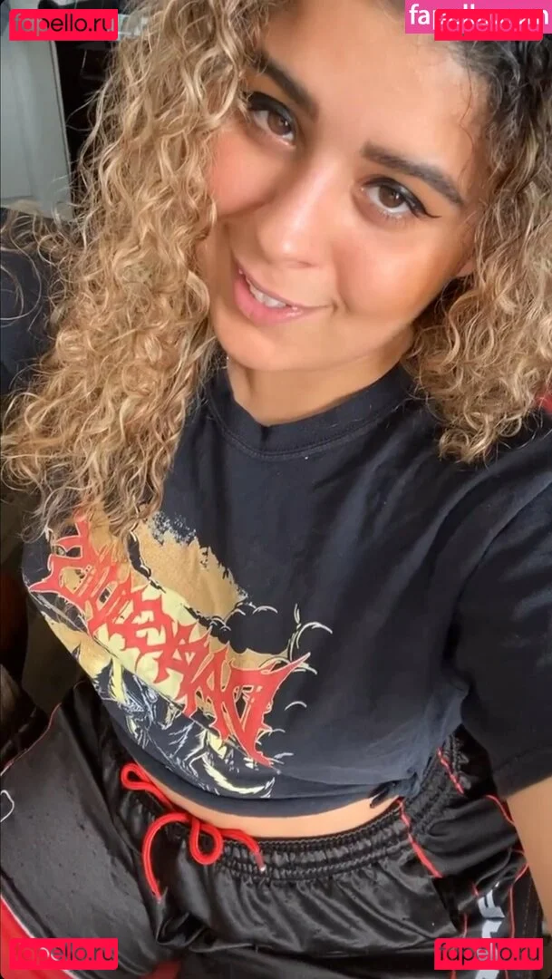 JustYeliz Onlyfans Photo Gallery 