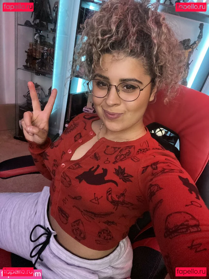 JustYeliz Onlyfans Photo Gallery 