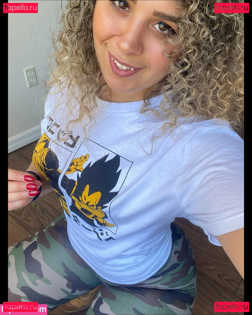 JustYeliz Onlyfans Photo Gallery 