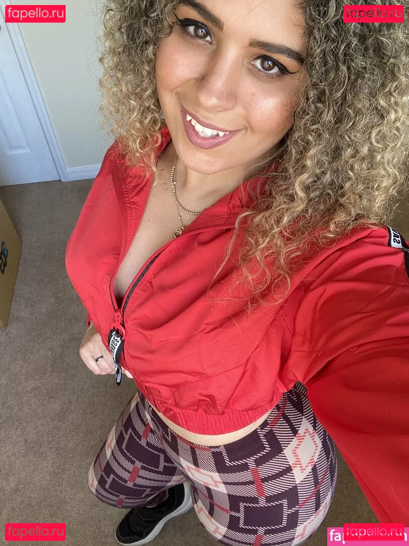 JustYeliz Onlyfans Photo Gallery 